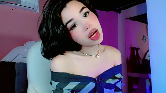 ClaudiaSophia online show from November 10, 2025, 11:42 am