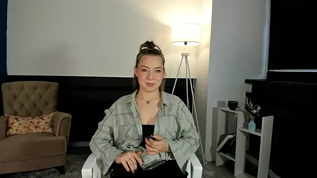 VanitaOkamoto online show from November 5, 2025, 11:32 am