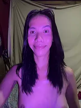 Snapshot of bellaUtops chatting on July 1, 2026, 8:16 am bellaUtops online show from July 1, 2026, 8:16 am