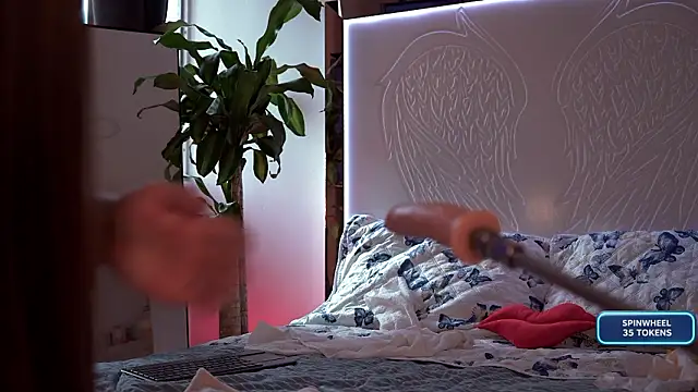 emily montoya1 online show from February 3, 2026, 9:42 pm