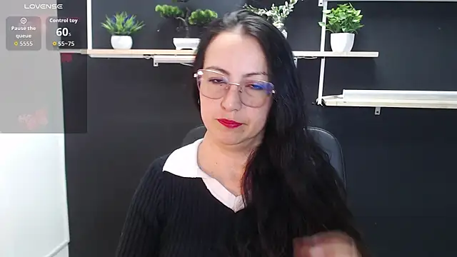 Snapshot of Lauryn_Jones chatting on April 25, 2026, 5:21 pm Lauryn Jones online show from April 25, 2026, 5:21 pm