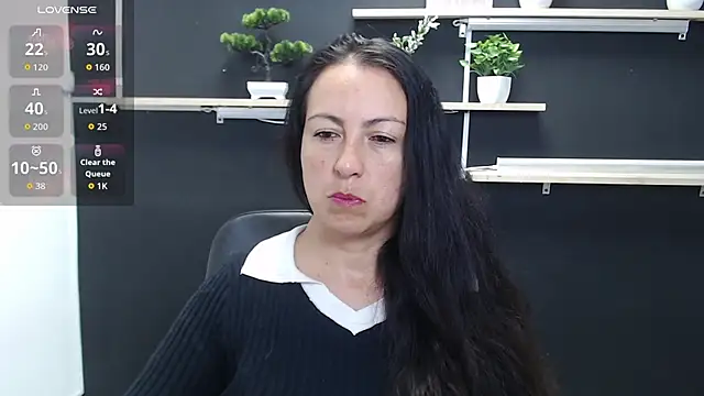 Snapshot of Lauryn_Jones chatting on May 6, 2026, 4:56 pm Lauryn Jones online show from May 6, 2026, 4:56 pm