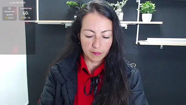 Snapshot of Lauryn_Jones chatting on May 7, 2026, 5:51 pm Lauryn Jones online show from May 7, 2026, 5:51 pm