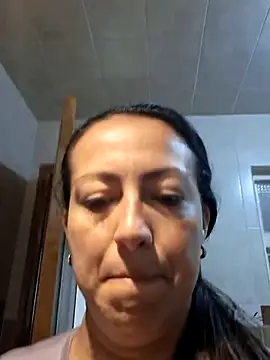 Snapshot of Lauryn_Jones chatting on June 2, 2026, 5:48 pm Lauryn Jones online show from June 2, 2026, 5:48 pm