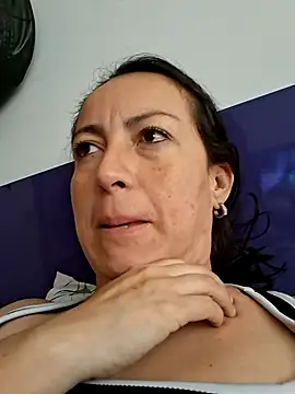 Snapshot of Lauryn_Jones chatting on June 27, 2026, 4:12 pm Lauryn Jones online show from June 27, 2026, 4:12 pm