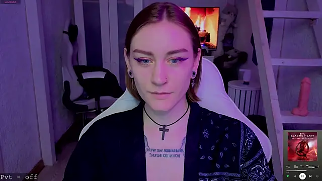 RetroMarie online show from November 13, 2025, 2:43 am