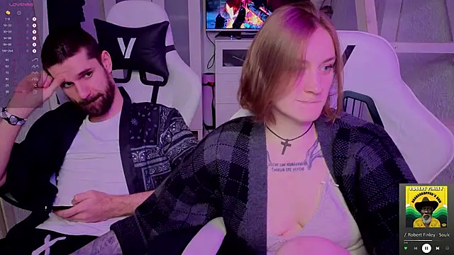 RetroMarie online show from November 23, 2025, 8:08 pm