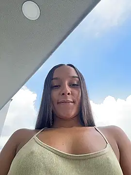 Brunettecollins05 online show from November 3, 2025, 5:14 pm