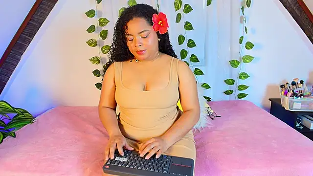 Snapshot of alanaa_gomezz chatting on May 29, 2026, 6:39 pm alanaa gomezz online show from May 29, 2026, 6:39 pm