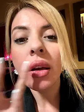 jordynjace online show from November 11, 2025, 10:37 am