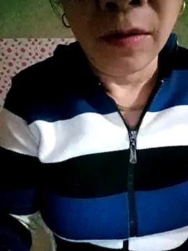 small-house123 online show from February 14, 2026, 11:23 pm