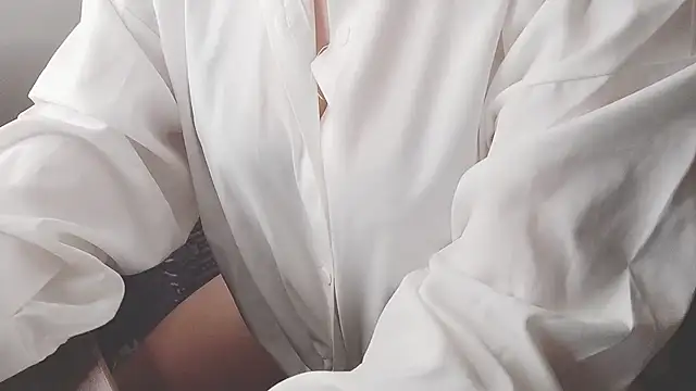 Snapshot of Sunny-Aurora chatting on November 3, 2025, 2:46 am Sunny-Aurora online show from November 3, 2025, 2:46 am