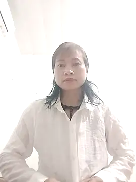 Kiuwi-omao online show from November 6, 2025, 1:12 pm