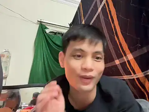 cloud-smoke hf online show from November 5, 2025, 1:22 pm