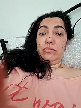 CharmingPearl online show from April 19, 2026, 7:29 am