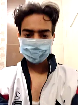 lelamera online show from November 3, 2025, 9:59 pm