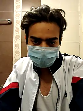 lelamera online show from November 4, 2025, 11:15 pm