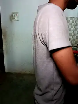 baby Cpl21 online show from April 19, 2026, 2:33 am