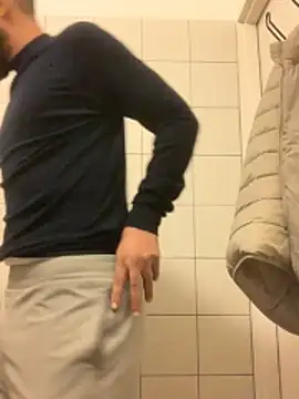 Hiddencore69 online show from November 5, 2025, 9:31 am