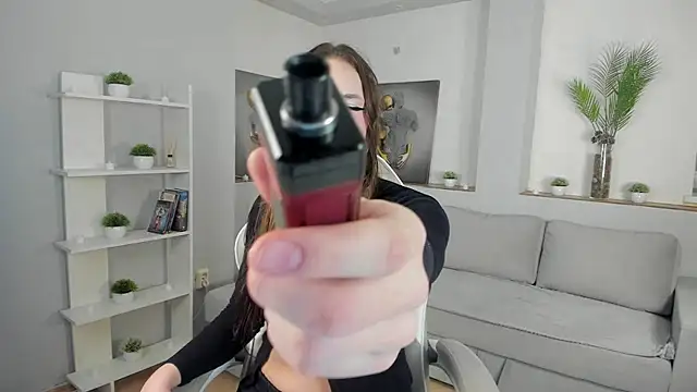 MadisonMongomeri online show from November 12, 2025, 9:10 am