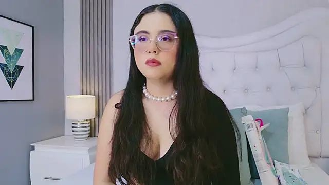 Snapshot of ScarlettPetrova chatting on May 27, 2026, 11:29 am ScarlettPetrova online show from May 27, 2026, 11:29 am