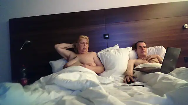 paulus52 online show from November 7, 2025, 5:02 pm