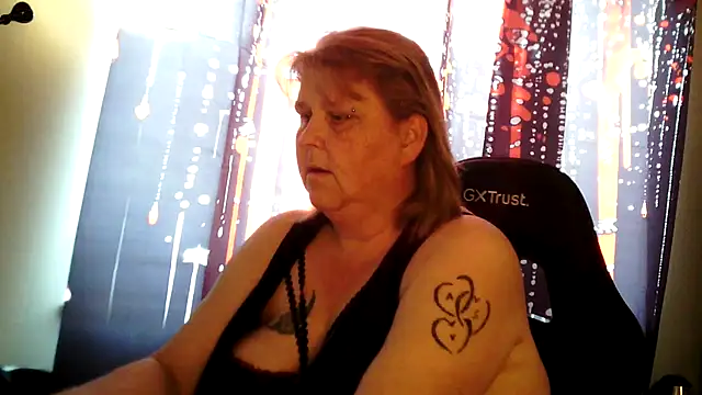 Snapshot of paulus52 chatting on July 6, 2026, 5:15 pm paulus52 online show from July 6, 2026, 5:15 pm