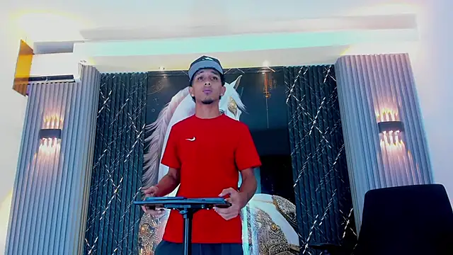 Yilmer hot online show from November 4, 2025, 4:00 am