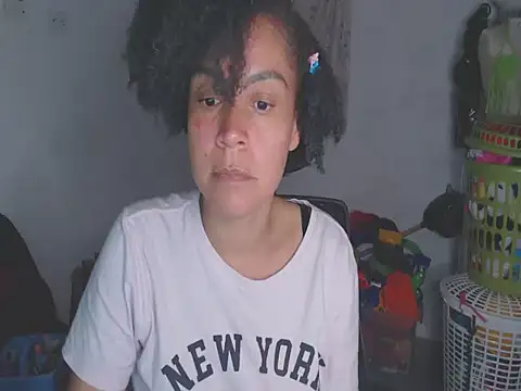 Snapshot of shayna_cute chatting on May 15, 2026, 2:29 am shayna cute online show from May 15, 2026, 2:29 am