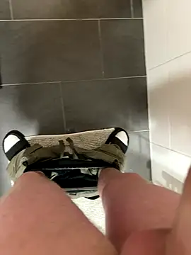 timtom19 online show from November 18, 2025, 4:11 pm