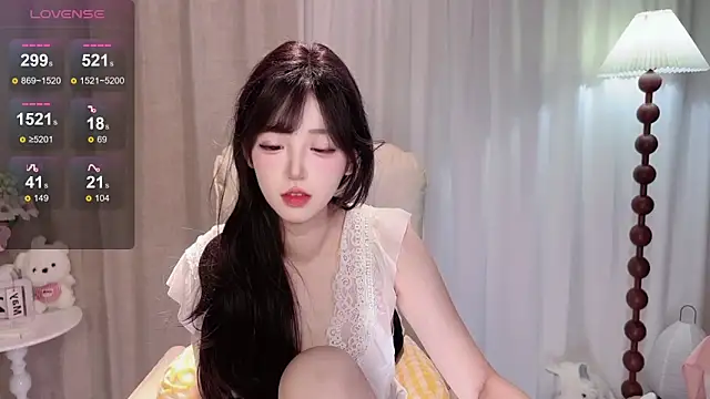 Yaiyigirl online show from May 30, 2026, 4:04 pm