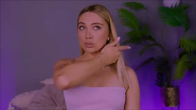 HotJesssX online show from November 4, 2025, 6:45 am