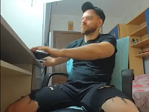 Ryanstone  online show from December 15, 2025, 5:12 am