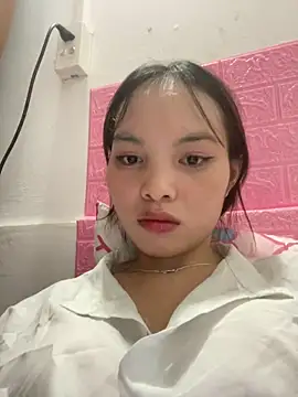 A lyly online show from November 9, 2025, 5:11 pm