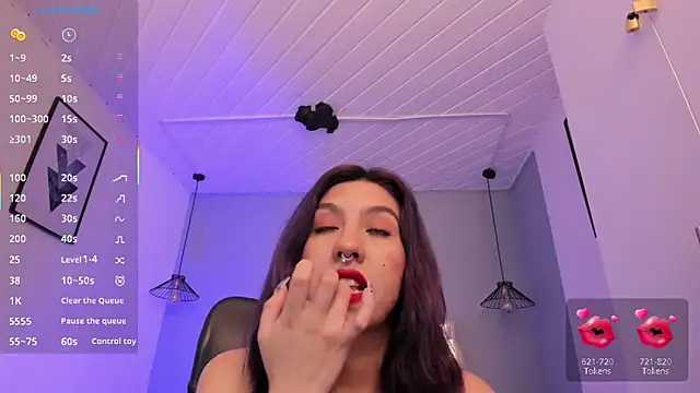 zoe-moreau online show from March 5, 2026, 8:16 pm