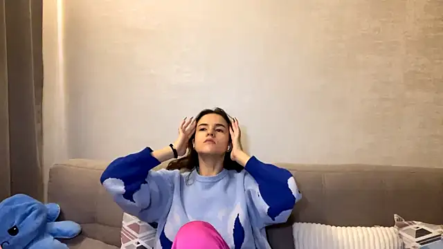 FelicaAltum online show from November 4, 2025, 1:21 pm