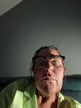 Snapshot of Angel-LinaX chatting on December 20, 2025, 9:22 pm Angel-LinaX online show from December 20, 2025, 9:22 pm