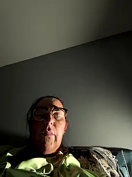 Snapshot of Angel-LinaX chatting on December 21, 2025, 9:11 pm Angel-LinaX online show from December 21, 2025, 9:11 pm