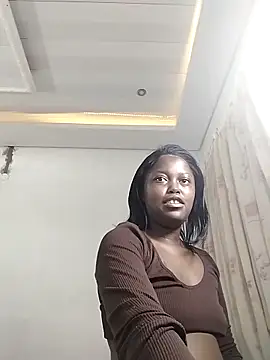 SweetSavage18 online show from December 17, 2025, 8:48 pm