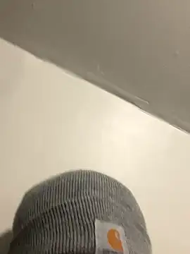 youngbull dada online show from December 4, 2025, 5:17 am