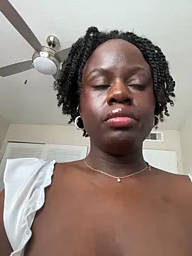 Snapshot of ladiosa_selene chatting on February 12, 2026, 9:43 pm ladiosa selene online show from February 12, 2026, 9:43 pm