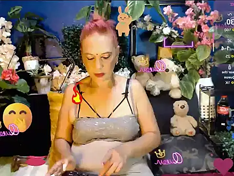 Hot queen57 online show from January 7, 2026, 5:26 pm