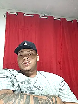 monicaquadro01 online show from November 8, 2025, 5:18 am