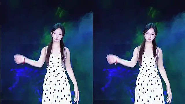 Amazing-001 online show from December 13, 2025, 7:53 pm