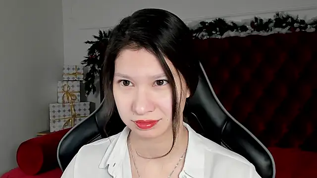 SaraDenars online show from December 16, 2025, 4:17 am