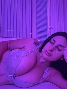 jojoa23 online show from April 18, 2026, 6:01 pm