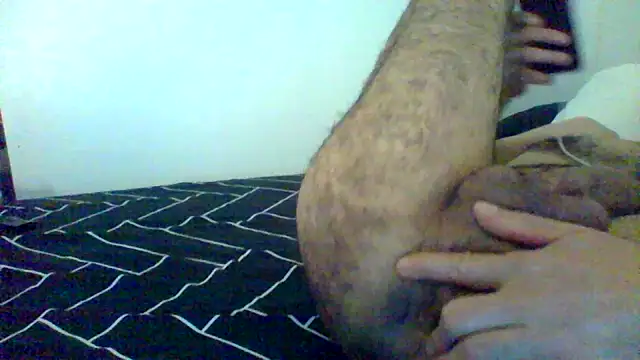 Snapshot of Camiin20 chatting on June 24, 2026, 11:37 pm Camiin20 online show from June 24, 2026, 11:37 pm