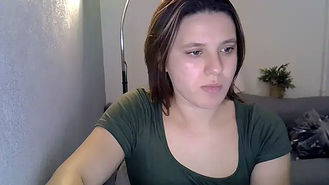 KiraHoney online show from December 3, 2025, 9:13 pm