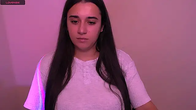 Snapshot of AlinaDoll_ chatting on November 5, 2025, 8:36 am AlinaDoll online show from November 5, 2025, 8:36 am