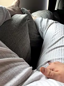 slt29 online show from November 3, 2025, 3:02 pm